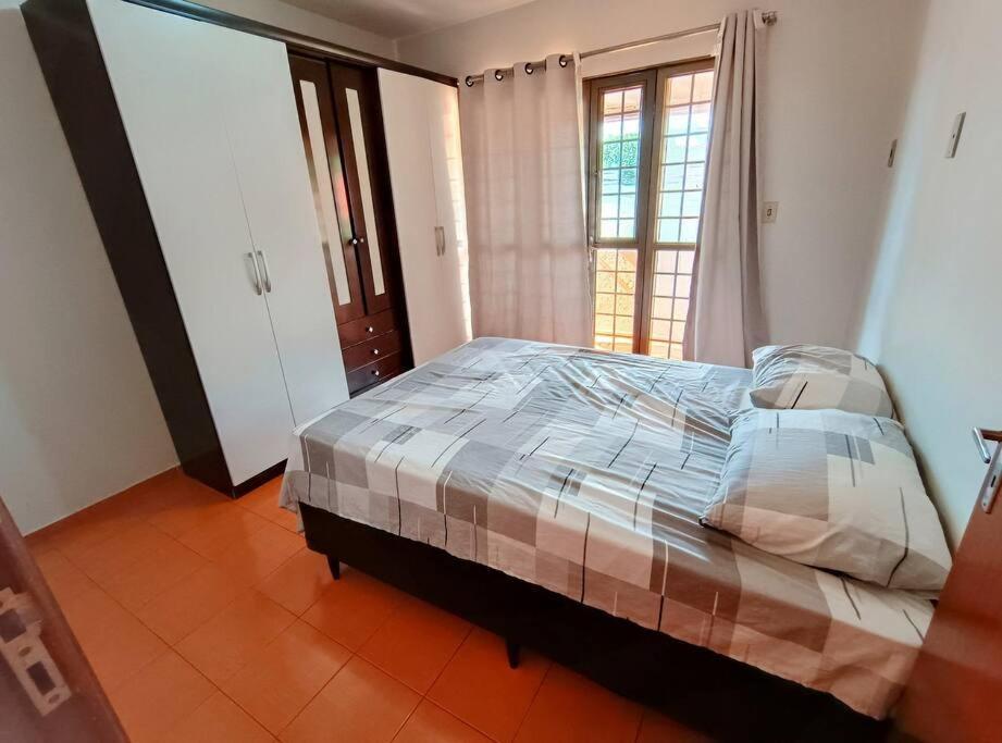 Sobrado Com Piscina Proximo Aeroporto Holiday home Campo Grande (Mato Grosso do Sul)